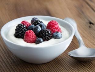 Что можно есть перед сном Можно ли каждый день пить йогурт, и что будет, если пить его каждый день